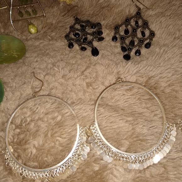 Earring bundle - Picture 2 of 4